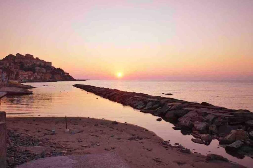Appartamento Sul Mare Alla Foce Imperia Exterior photo